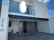 CASA EN VENTA EN RINCONADA SANTA FE LEON GUANAJUATO ZONA...