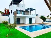 Casa en venta en Rojales. Villanbspde obra nueva a 50...