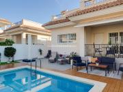 Casa en venta en Rojales. Villa moderna en Doña Pepa,...