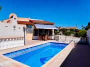 Casa en venta en Rojales. Villa renovada de 5...