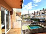 Casa adosada en venta en calle De Biscaia, Rubí, de 130...