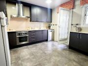 Casa pareada en venta en Rubí, de 661 m² 4 habitaciones...