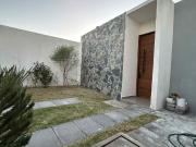 Venta de bonita casa de un solo nivel en Cholula a un...