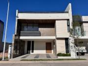 Casa en Venta en San Angel IV con Roof Garden y fogatero