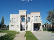 Casa en venta en San Eliseo Golf, San Vicente, con pileta