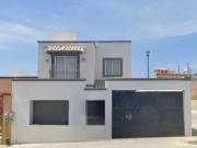 CASA EN VENTA EN SAN JOSE DEL CABO. CERCA DE AVENIDAS...