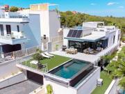 Casa en venta en San Miguel de Salinas. Esta villa de...