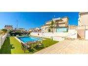 Casa en venta en San Miguel de Salinas. Villa 3...