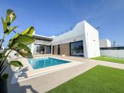 Casa en venta en San Miguel de Salinas. Villa...