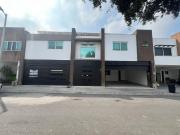 Casa en Venta en San Nicolás de los Garza, Zona Privada