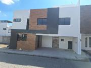 CASA EN VENTA EN SAN PEDRO CHOLULA EN FRACCIONAMIENTO