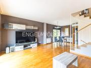 Casa en venta en Sant Esteve Sesrovires. Casa adosada...