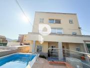 Casa en venta en Sant Vicenç dels Horts. CASA CON TRES...