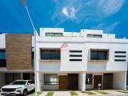 Casa en Venta en Santa Ana Tepetitlán, Zapopan Jalisco