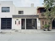 Casa en Venta en Santa Cecilia, Apodaca – Excelente...