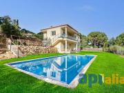 Casa en venta en Santa Cristina d´Aro, de 244 m² 5...