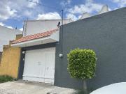 Casa en Venta en Santa Cruz Buenavista, atrás de Walmart...