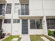 Casa en venta en Santa Cruz Del Valle, Tlajomulco de...