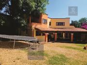 Casa en venta en Santa María Ahuacatlán con Jardín