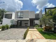 Casa en venta en Santa Maria Yaxche, Mérida
