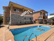 Casa en venta en Santa Perpètua de Mogoda. VALLÈS...