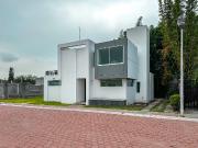 CASA EN VENTA EN SANTA ROSA JAUREGUI