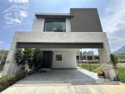 Casa en Venta en Santiago N.L