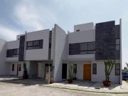 CASA EN VENTA EN SANTORINI, ZONA LOMAS DE ANGELÓPOLIS III