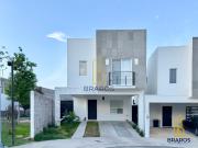 Casa en venta en Saratoga Residencial frente a parque