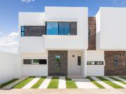 Casa en Venta en Sayab sobre Av. Huayacán