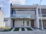 CASA EN VENTA EN SENDEROS DE MONTEVERDE 110 COTO 6A