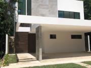 Casa en Venta, 4 Recamaras, en Senderos Sur Ciudad...