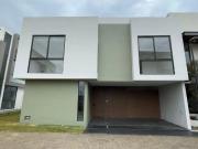 CASA EN VENTA EN SEQUOIA RESIDENCIAL CERCA DEL TEC DE...