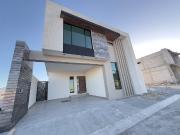 CASA EN VENTA EN SETERRA!