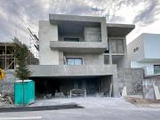 CASA EN VENTA EN SIERRA ALTA 10mo. SECTOR