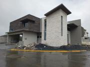 Casa en Venta en Sierra Alta 9 sector Carretera nacional