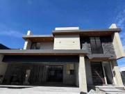 CASA EN VENTA EN SIERRA ALTA 9no SECTOR, ZONA SUR,...