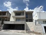 Casa en Venta en Sierra Alta en Décimo Sector, La Cima