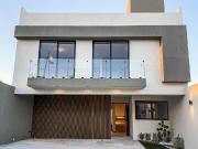 Casa en Venta en SLP, en privada San Ángel 5