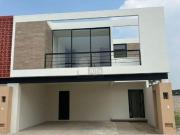 Casa en venta en Sol Campestre zona Country
