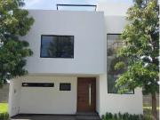 Casa en Venta en Solares. $7,520,000