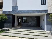 CASA EN VENTA EN SOLARES CASA EN VENTA EN SOLARES