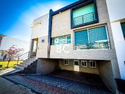 Casa en venta en Solares coto 1 con cochera techada y...