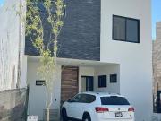 Casa en VENTA en Solares Coto Altanza