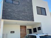 Casa en VENTA en Solares Coto Altanza