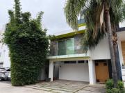 Casa en Venta en Solares Coto con Alberca