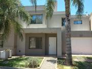 Casa en Venta en Solares de Santa María 3. 3 dormitorios...