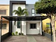 CASA EN VENTA EN STANZA TOSCANA