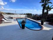 Casa en venta en Teià. Casa con piscina privada y...