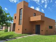 Casa en Venta en Tejas 4, 3 dormitorios, 2 baños. Pileta